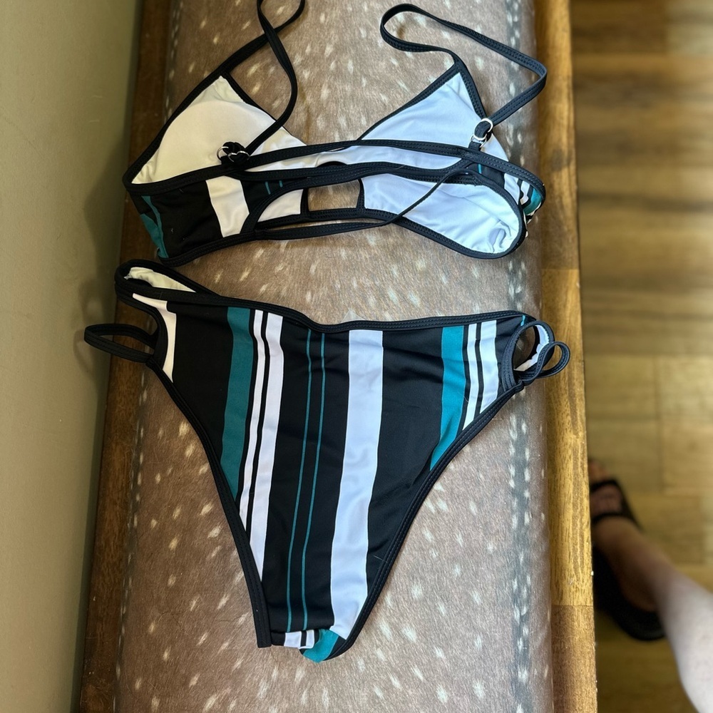 DONATED Cupshe Bikini - Picture 3 of 3
